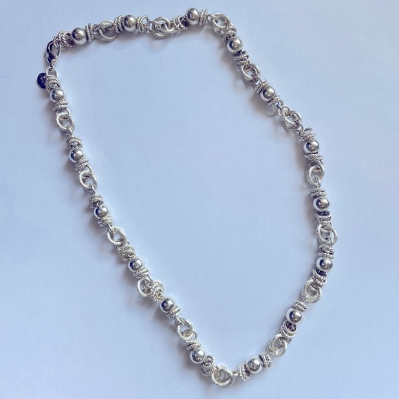 miamarketplace's tweet photo. So good I had to share! Check out all the items I'm loving on @Poshmarkapp #poshmark #fashion #style #shopmycloset #lxiv #rmrichards: https://t.co/HgEjz3lcOB https://t.co/wOi97huvAu