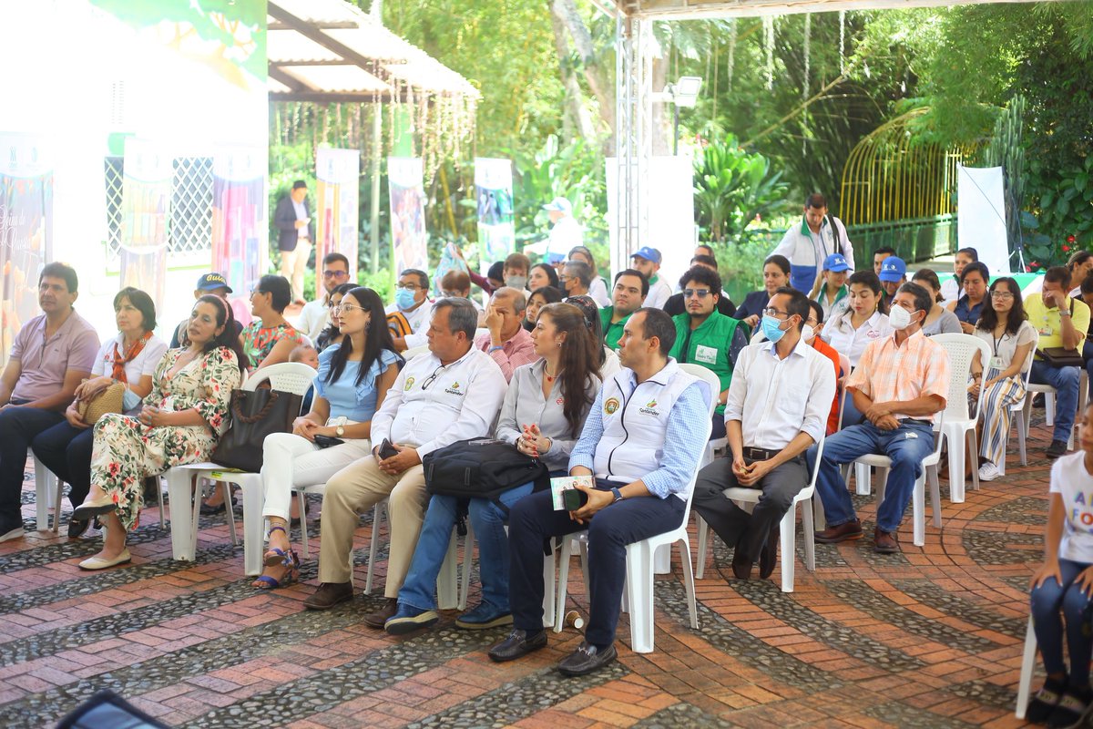 CARCDMB's tweet photo. La fuerza del crecimiento verde🍃 de #Santander se toma el jardín botánico #EloyValenzuela.

Con el liderazgo de @GobdeSantander, @CAS_SANTANDER y #CDMB damos inicio a un evento muy especial para presentar el documento oficial del Plan Departamental de #NegociosVerdes. https://t.co/asndr3Iwb1