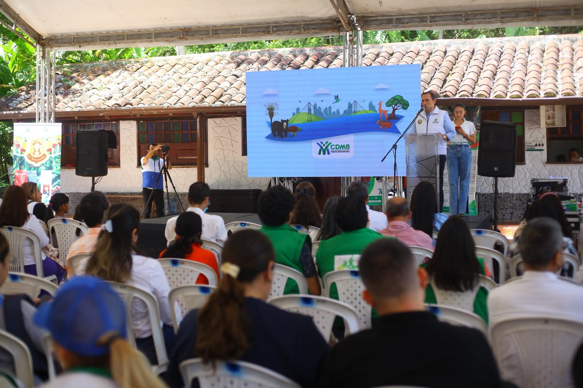 CARCDMB's tweet photo. La fuerza del crecimiento verde🍃 de #Santander se toma el jardín botánico #EloyValenzuela.

Con el liderazgo de @GobdeSantander, @CAS_SANTANDER y #CDMB damos inicio a un evento muy especial para presentar el documento oficial del Plan Departamental de #NegociosVerdes. https://t.co/asndr3Iwb1