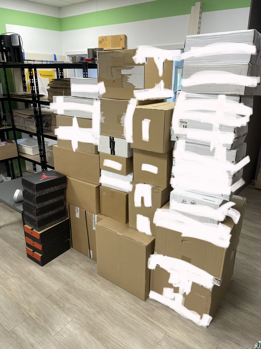 Deliveryday 🚚 
Almost all presold… 
<a href="/satanbricks/">Satanbricks</a>