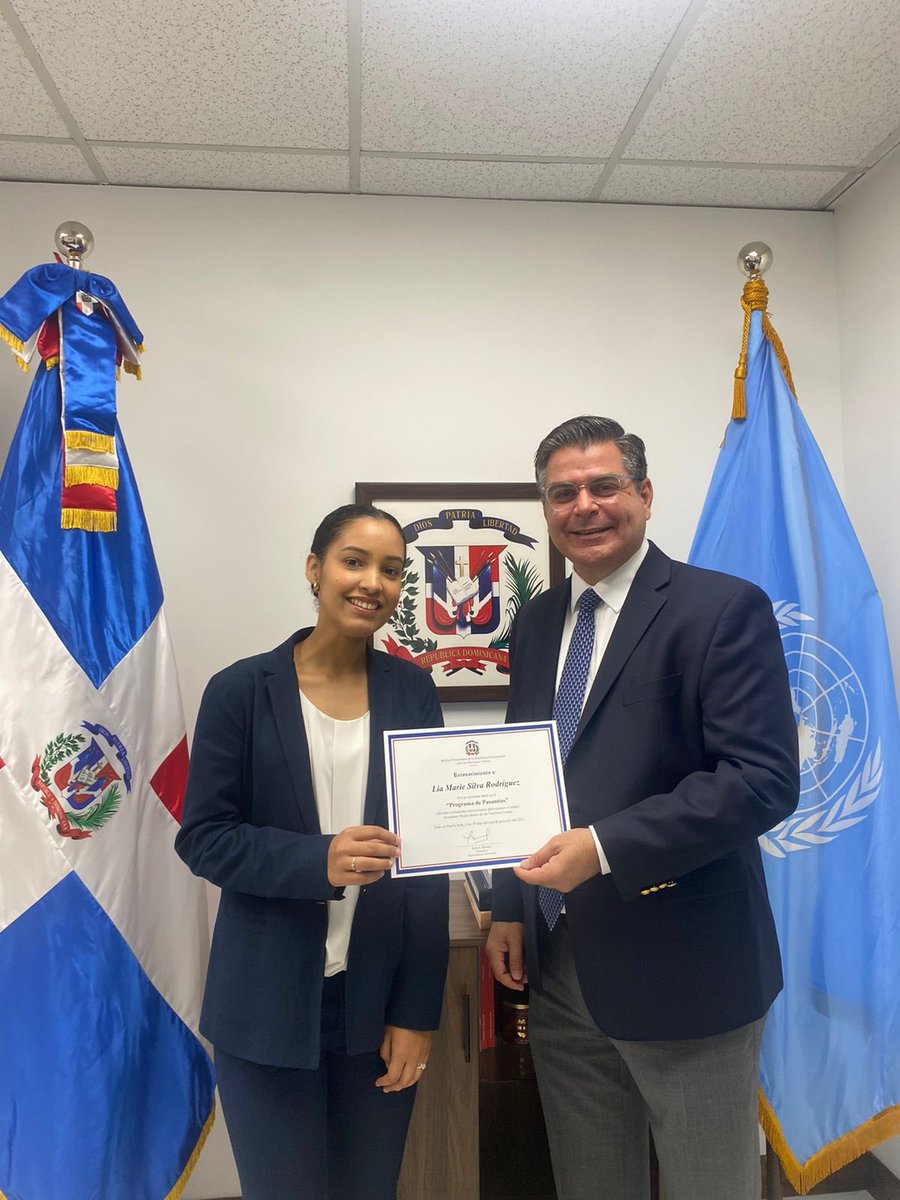 RDenONU's tweet photo. Nos despedimos de nuestros pasantes de verano con la esperanza de continuar con nuestro programa y de esta forma seguir promoviendo la inclusión de la juventud 🇩🇴 a todos los niveles en @ONU_es. Los esperamos en el 2023!!!. @MIREXRD @JuventudRD https://t.co/o6VXfEL6OI