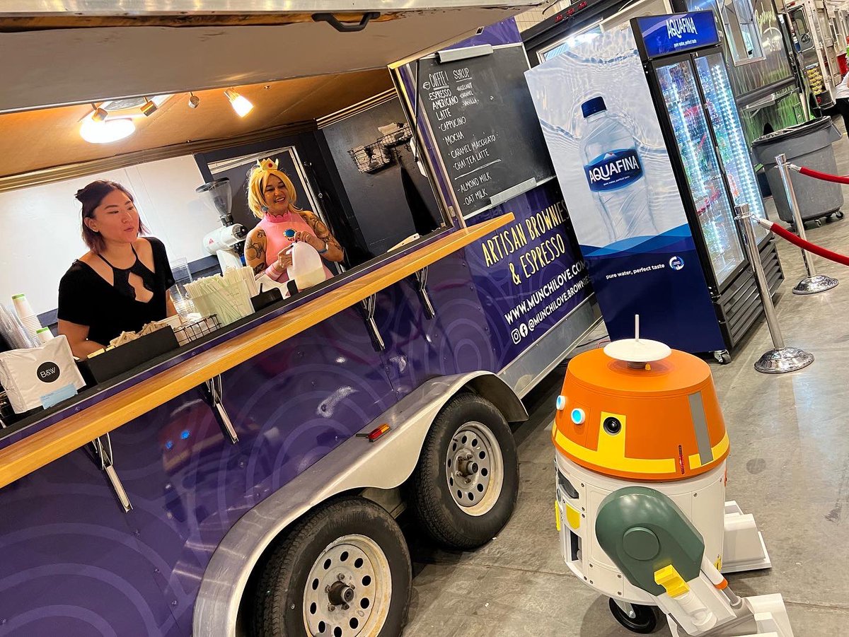 HRChopper's tweet photo. Chopper is already up to no good here at a GalaxyCon Raleigh! First stop was checkin and to grab some espresso from Munchilove! #GalaxyConRaleigh #droids #chopper #coffee https://t.co/DNxzUyDIXU