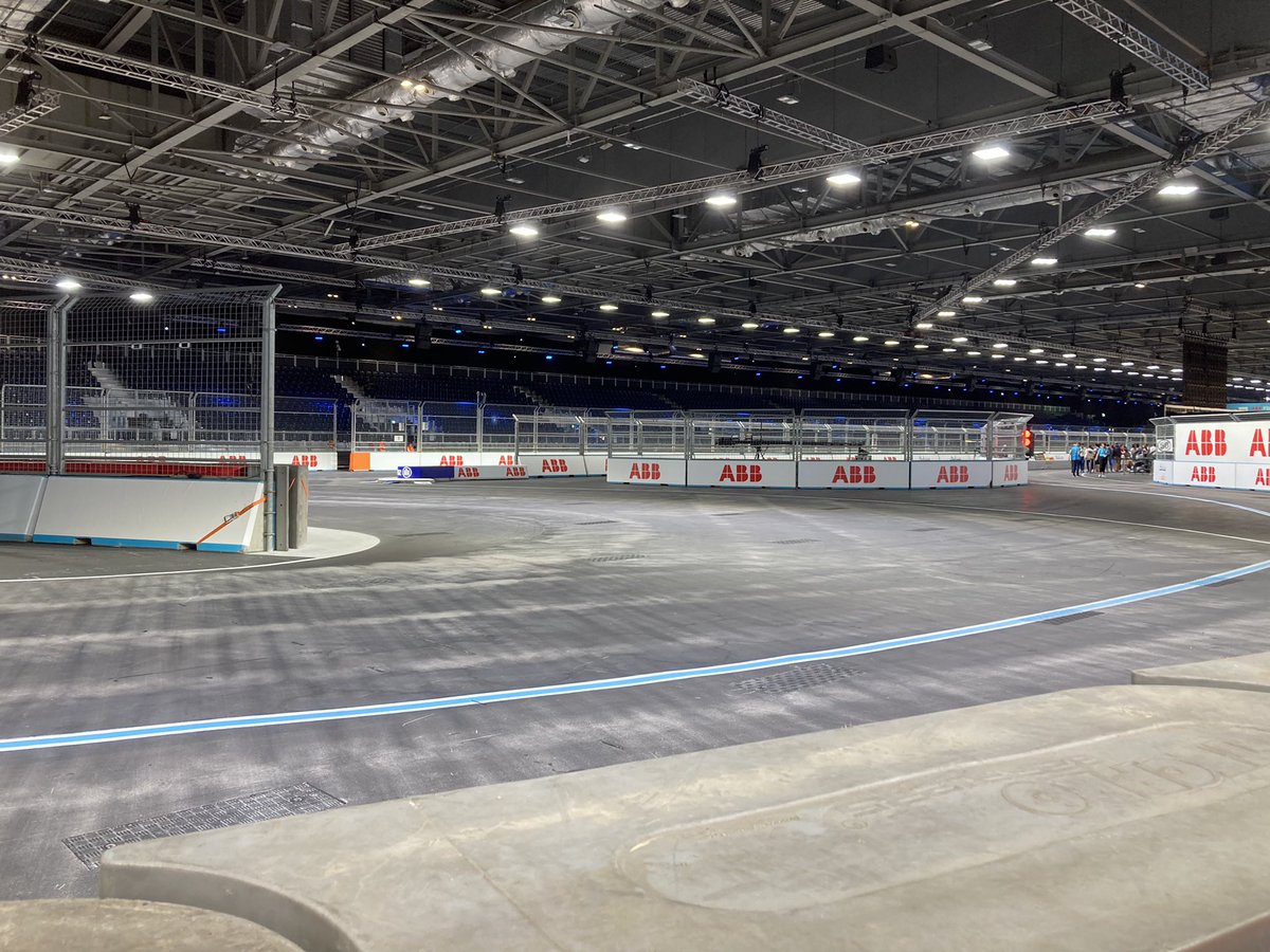 Day with <a href="/GirlsOnTrackUK/">FIA Girls on Track UK</a> has finished so on post for the first session of <a href="/FIAFormulaE/">Formula E</a> #LondonEPrix. Familiar view…!