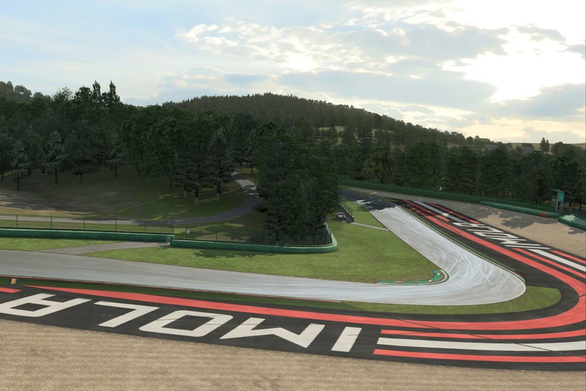 JenzerMAGSim's tweet image. ¡Ya estamos en Imola para la segunda ronda de la @LTFGPSeries!