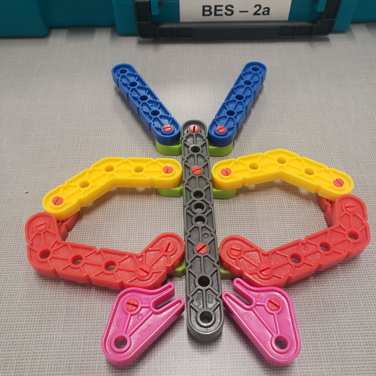 Can you guess which invertebrate I created with Vex Go? I'll give you a hint...it goes through metamorphosis &amp; is attracted to Milkweed flowers.😉 #STEMHenry <a href="/BES_hcs/">Bethlehem Elementary</a> <a href="/librarywithMrsC/">Sonja Camp</a> <a href="/Carrie_marie3/">Carrie Edwards</a> <a href="/drhafza/">Rabieh Hafza PhD</a> <a href="/drobinsonedu/">Diane Robinson</a> <a href="/klbsci/">Kaneice Bembry (KB)</a>  @CaulkettA