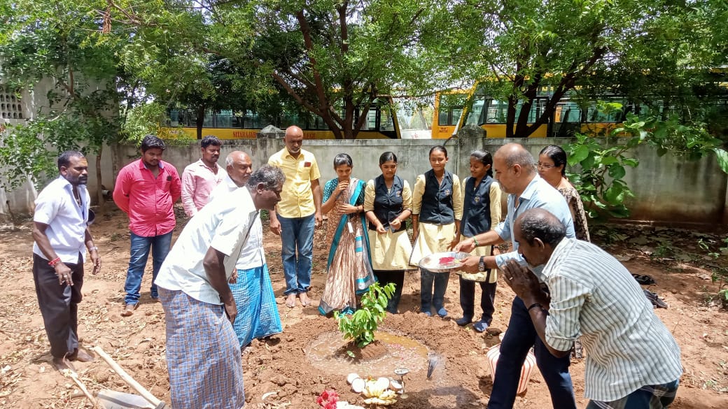 tpscommunity's tweet photo. A ceremony for new work to begin in India on our latest project. #theprojectsolution https://t.co/V0vgfTk6Dx https://t.co/CItSrx94kb