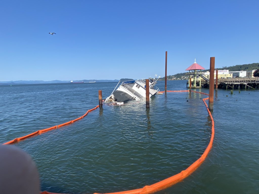 #USCG responding to the vessel Ferry TOURIST II, which sank in Astoria with nobody aboard. Containment boom was deployed to contain a release of oil and minimize potential impact to the environment. An Oil Spill Response Organization is scheduled to begin cleanup operations today