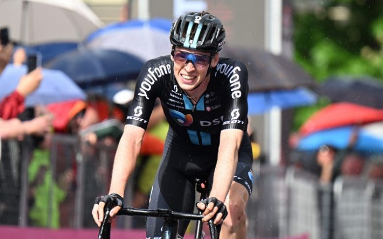 LRoisDuPeloton's tweet photo. Team DSM pour #TDP2022 #TDP22
151 ARENSMAN Thymen, 6e #TirrenoAdriatico , 3e #TourofTheAlps
152 ARNDT Nikias, 1 étape en 2021
153 BRENNER Marco
154 HVIDEBERG Jonas Iversby
155 MÄRKL Niklas
156 NIEUWENHUIS Joris
157 WELSFORD Sam, 3e #Scheldeprijs , 1 étape #TUR2022 https://t.co/SimdA7N5HE