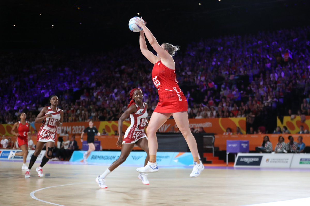 EnglandNetball's tweet photo. Commonwealth Games debut and shoots at 97% 🎊

🌍 This is @ECardwell11's world and we're all just living in it.

#MakeYourMark https://t.co/yZ7Z4f2Qwk