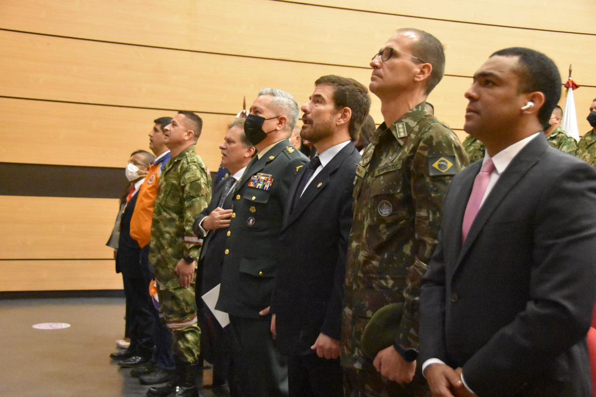 UNGRD's tweet photo. Desde el Auditorio Francisco José de Caldas Cantón Occidental-Bogotá, el Dir. @UNGRD Eduardo José González, como coordinador del #SNGRD, entregó en ceremonia oficial, la reacreditación al Batallón de @Ingenieros_EJC N°80 como equipo de #BúsquedaYRescate #USARCol13 nivel pesado.🧵 https://t.co/8rp0jdIU27