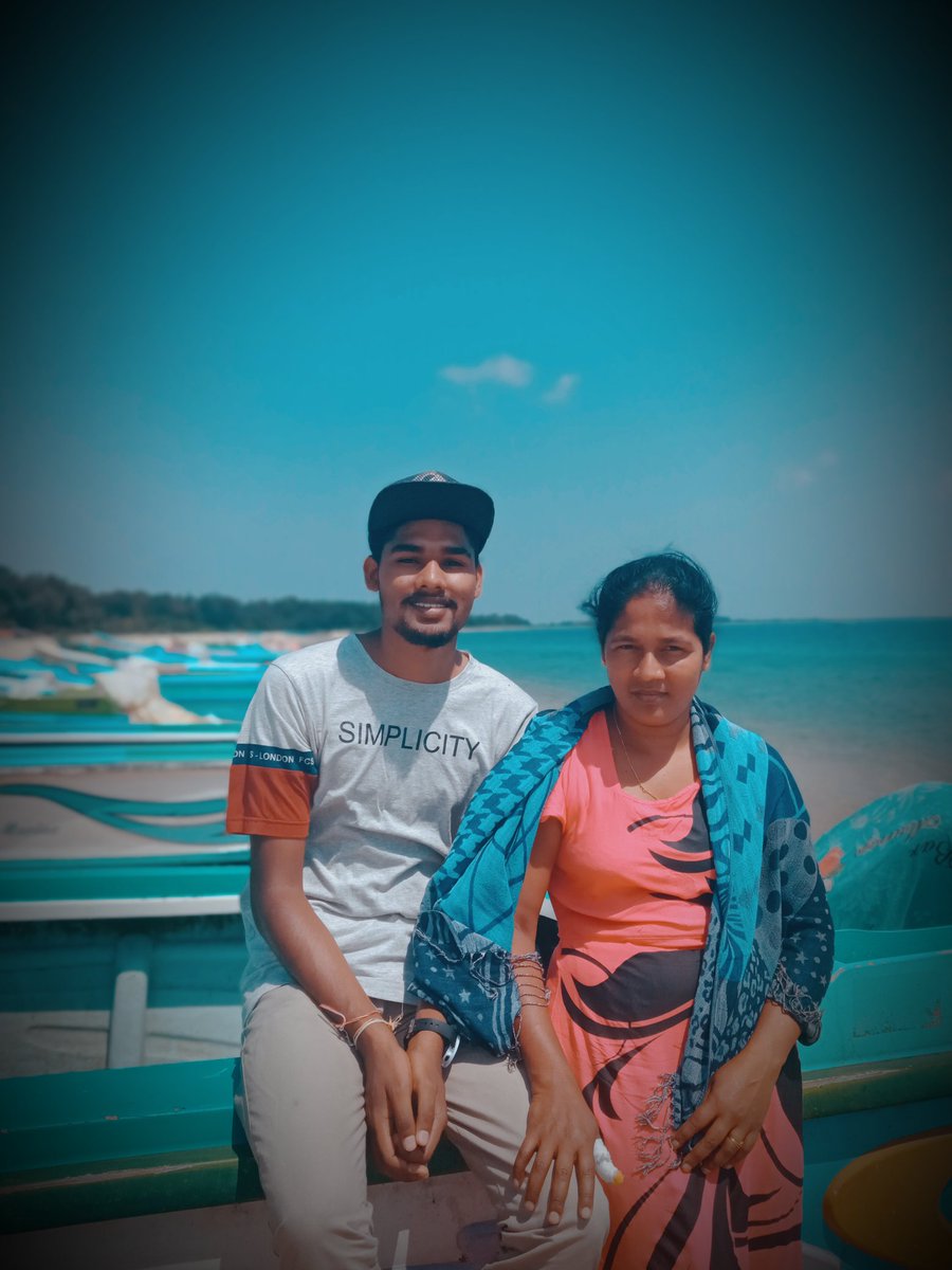 ®❤️රුවියා❤️® tweet media