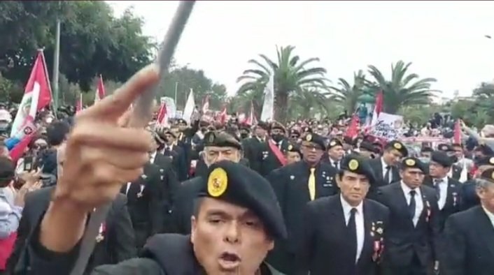 DESFILE QUE NO ME REPRESENTA Y DESFILE QUE, SÍ ME REPRENTA!
Honor y gloria #ComandosChavinDeHuantar