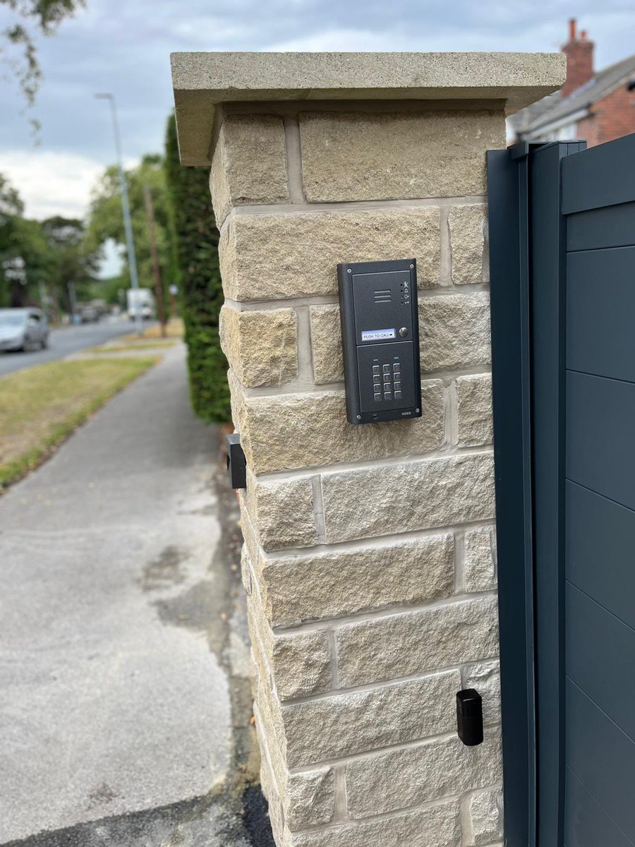 Lovely aluminium tracked sliding gate installed today in Horbury, Wakefield. Cheers Chris you legend!