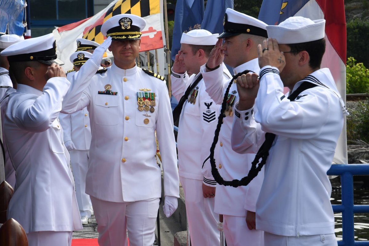 GrotonSubs's tweet image. Welcome to Cmdr. Lilleberg, the new CO of USS #Vermont, and fair winds and seas abeam to Cmdr. Phillips after a great command tour - for more pics and info on the sub's change of command event today: bit.ly/3zHz8wJ @USNavy @COMSUBLANT #ApexPredator #submarines #subs
