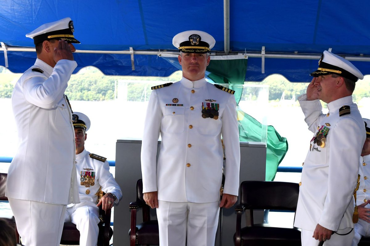 GrotonSubs's tweet image. Welcome to Cmdr. Lilleberg, the new CO of USS #Vermont, and fair winds and seas abeam to Cmdr. Phillips after a great command tour - for more pics and info on the sub's change of command event today: bit.ly/3zHz8wJ @USNavy @COMSUBLANT #ApexPredator #submarines #subs