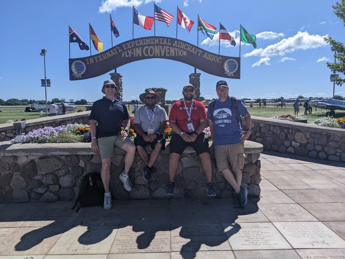 AirlineDispatch's tweet photo. ADF Impromptu meeting at @EAA #OSH22 at the #brownarch https://t.co/dDmKuNZpbX