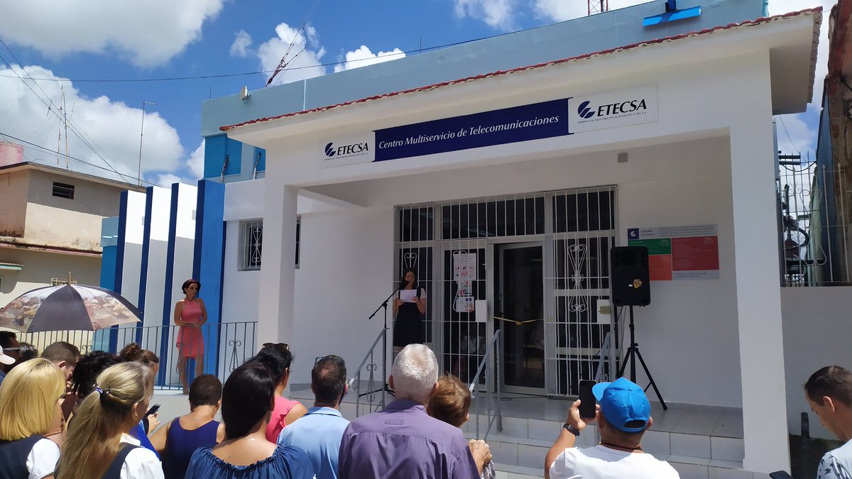 willypastacuba's tweet photo. Se remodela el Centro Multiservicio de @ETECSA_Cuba en San Antonio de los Baños #Artemisa, con su inauguración nuestra empresa pone al servicio del pueblo una obra hermosa y una atención personalizada. #NuestraFelicidadEsUnir https://t.co/Om3jD35PoG