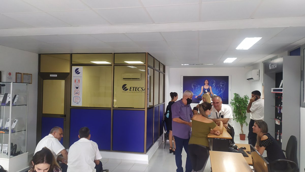 willypastacuba's tweet photo. Se remodela el Centro Multiservicio de @ETECSA_Cuba en San Antonio de los Baños #Artemisa, con su inauguración nuestra empresa pone al servicio del pueblo una obra hermosa y una atención personalizada. #NuestraFelicidadEsUnir https://t.co/Om3jD35PoG