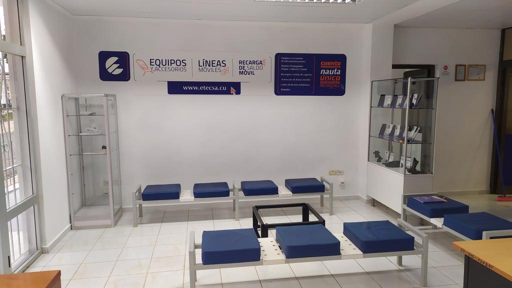 willypastacuba's tweet photo. Se remodela el Centro Multiservicio de @ETECSA_Cuba en San Antonio de los Baños #Artemisa, con su inauguración nuestra empresa pone al servicio del pueblo una obra hermosa y una atención personalizada. #NuestraFelicidadEsUnir https://t.co/Om3jD35PoG