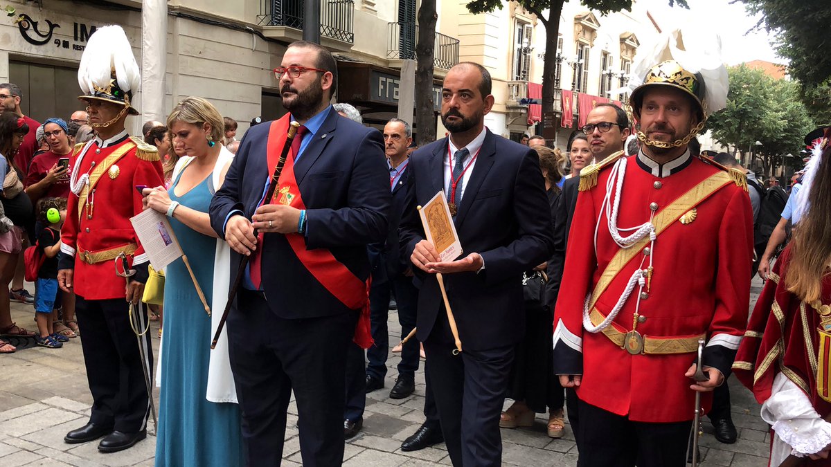 PoliciaMataro's tweet photo. 🔸punts de control d'accés en 3️⃣ actes (#desvetllament #nonhihaprou i #espetecfinal)
🔸6️⃣5️⃣ fitxes de treball per a activitats esportives, culturals i musicals
🔸policies amb uniforme de Gran Gala als actes institucionals
#SantesSegures
📸@rgallofre i @AlbertCanalejo https://t.co/OylDcgYQgo