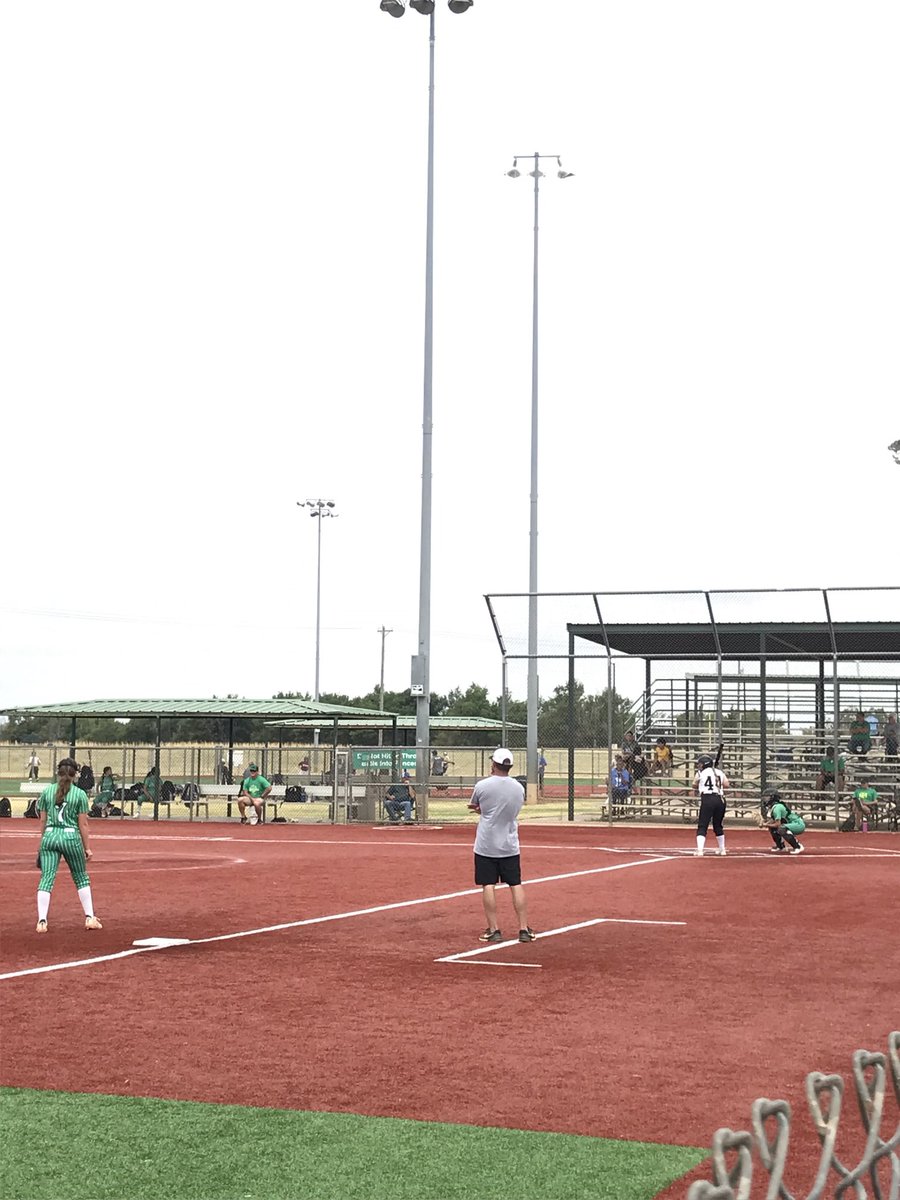 woodwardboomers's tweet photo. Great weather for some softball in Elk City!!! #RollWagon https://t.co/f0KR8qSPtp