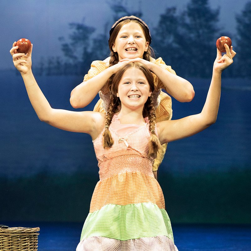 Stuck for something to do? Have double the fun &amp; get  here by 2.30pm to catch a Sunday matinee of <a href="/IdenticalUk/">Identical The Musical</a> 🎶  - it's had standing ovations every night &amp; been described as:

'SPECTACULAR'

'BREATHTAKING' 

'ABSOLUTELY FABULOUS' 

 See you soon! 👩‍🦰👩‍🦰🥰

nottinghamplayhouse.co.uk/events/identic…