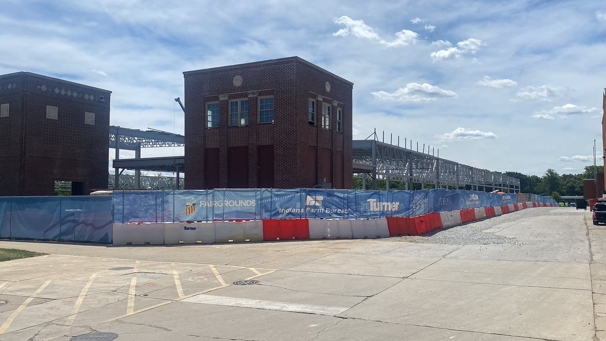EPICclaims's tweet photo. @INFarmBureau @EPICclaims  is here with our families today and it is a great day! The INFB Pavilion is coming along nicely! https://t.co/SpZtGimIZ6