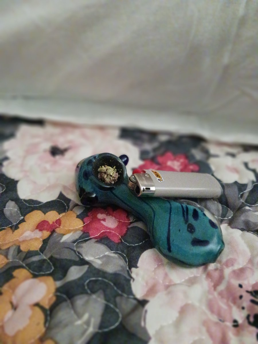 valerie91990843's tweet photo. Happy Fried day Y'all! Another Lovely morning to wake and bake.
βοΈππ€ ...stay weird
#Mmemberville #Reeferchic #greenmama #420life #Reefermom https://t.co/VskIVh4kIl