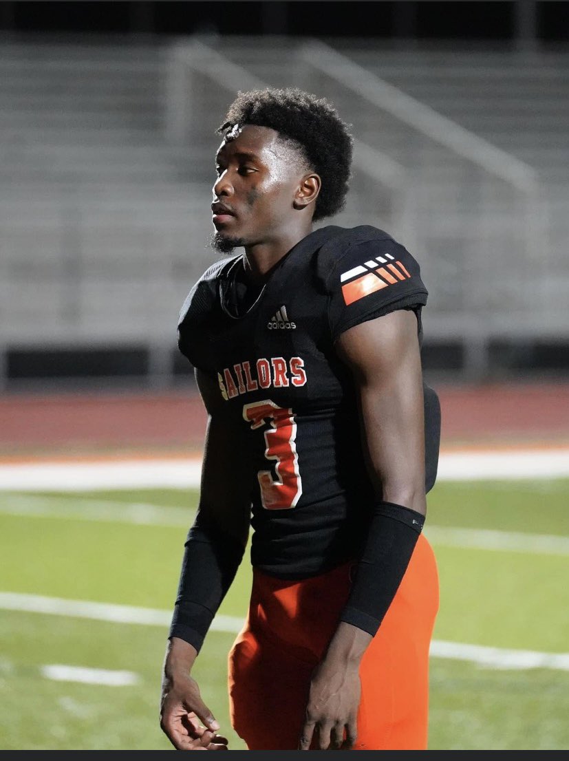 Having a great talk with <a href="/CoachHHaygood/">Herb Haygood</a> blessed to receive another offer from Madonna University Football <a href="/Sarasota_FB/">Sarasota Football</a> <a href="/RSimmons5172/">Coach Rodrego</a> <a href="/RSimmons2715/">Coach Rick</a> <a href="/BrodyWiseman/">Brody Wiseman</a> <a href="/ReshardSimmons/">Reshard Simmons</a> <a href="/Bat_t3/">Bat-T</a>