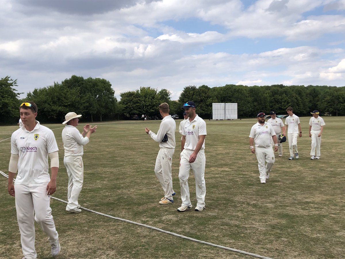 Another smashing day attending our passionate supporters <a href="/DunstableTownCC/">Dunstable Town Cricket Club</a>  President Day🏏 

Everyone <a href="/KeechHospice/">Keech Hospice</a> is bowled over by your generosity &amp; awareness in Dunstable.

We’re Stumped for words, how amazing your whites look with our logo on💙💜 

Good luck for the season👏