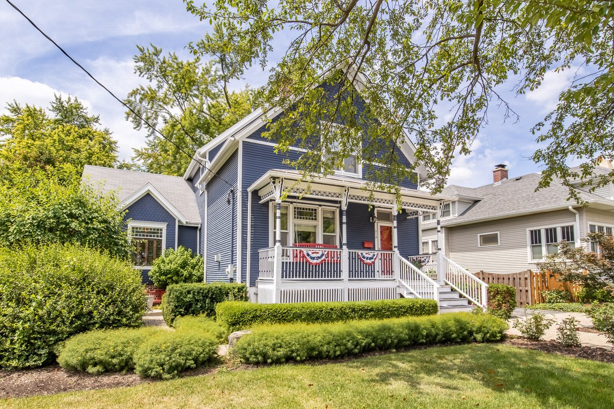 PicketAH's tweet photo. New Listing! $925,000.00, 3BR, 5BA, 212 S Evergreen Avenue, Arlington Heights, IL 60005, Full Details https://t.co/s5teh2zIMx https://t.co/1pOhwtVc4g