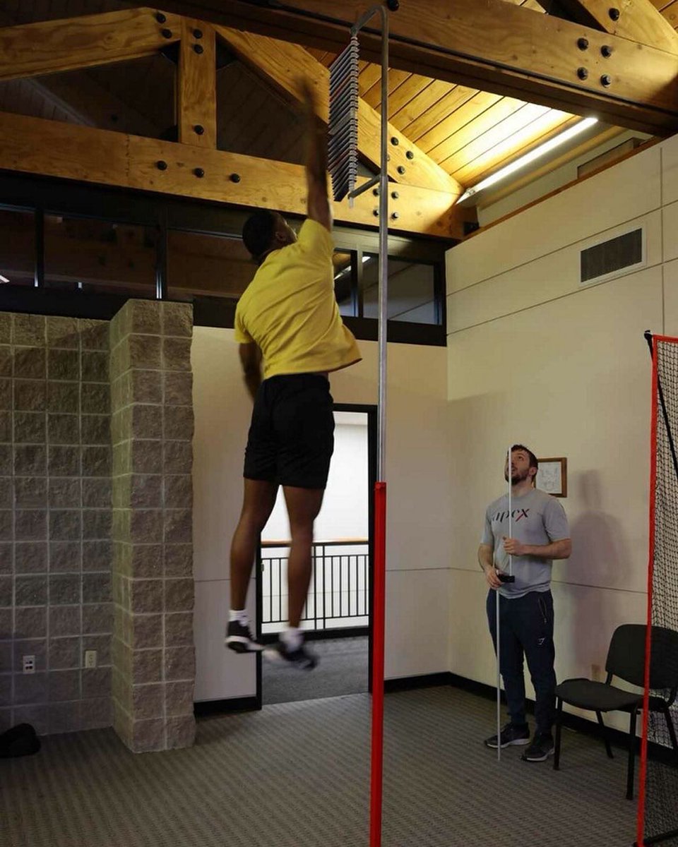39.5 inch standing vertical jump