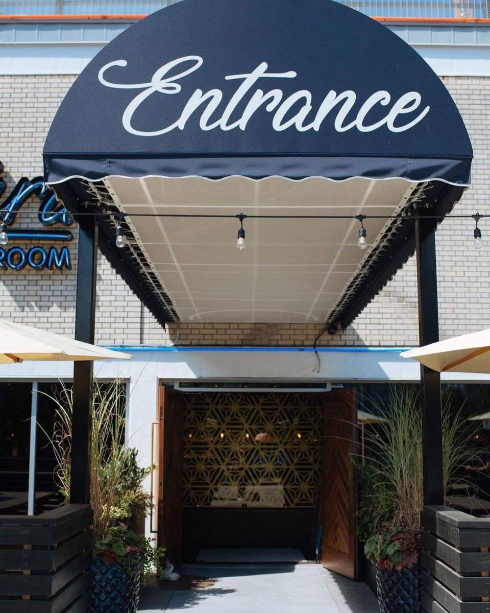 venturaroom's tweet photo. Planning a get together with friends? 👭👬

Let us be your one stop shop for all things cocktails, bites and good times! We’ve got everything from hand-crafted cocktails, sushi, tacos, craft beer, wine and more! ✨ #VenturaRoom https://t.co/9xjt3tsXFG