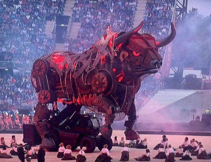 Past joined Present in Birmingham for a better Future. Let's all enjoy CWG22 and celebrate a proud new Bull.