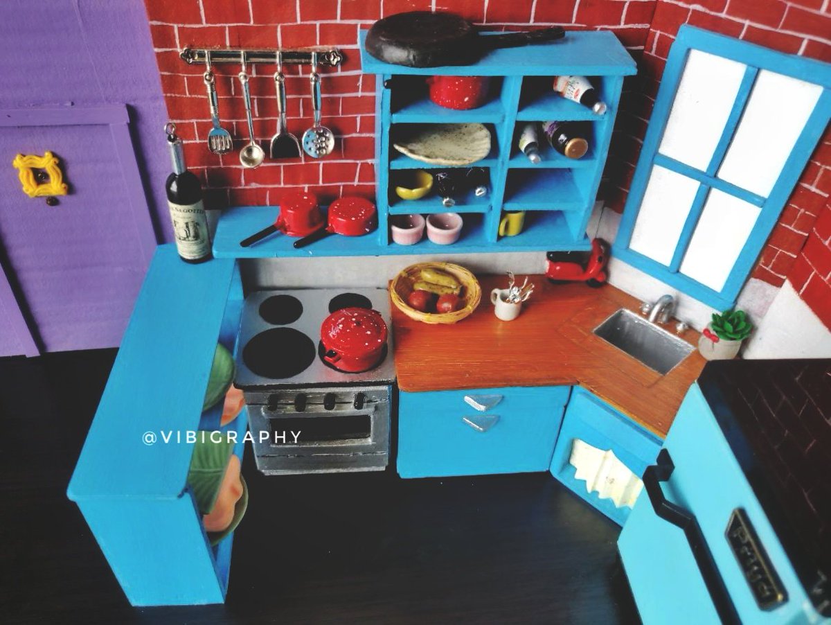 vibigraphy's tweet photo. My kinda #FriendsFanWeek Miniature version of Monica's kitchen ๐
@FriendsTV https://t.co/PMtATNXCbx