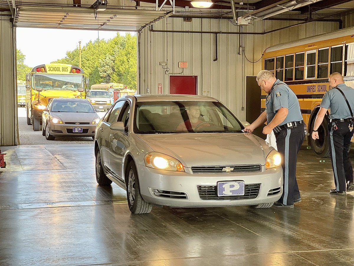 PittsburgUSD250's tweet photo. This morning the @kshighwaypatrol conducted their annual Bus and Vehicle Inspection. In order to ensure the safety of our students and staff, this inspection includes every USD 250 vehicle. Congratulations to our transportation team who passed the inspection 100%! https://t.co/UYjWGPVma7