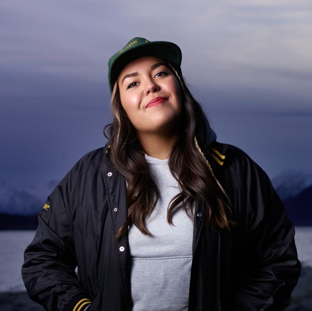 #FEATUREFRIDAY! 🙌🏽🌟
Tamika Knutson is a #FirstNationsArtist from Tr'ondëk Hwëch'in! She has a BFA with a Major in jewellery design, metalsmithing, and exhibits her art around the Yukon! Learn more about her recent projects: arcticartssummit.ca/2022xrar/ tamikaknutson.com
