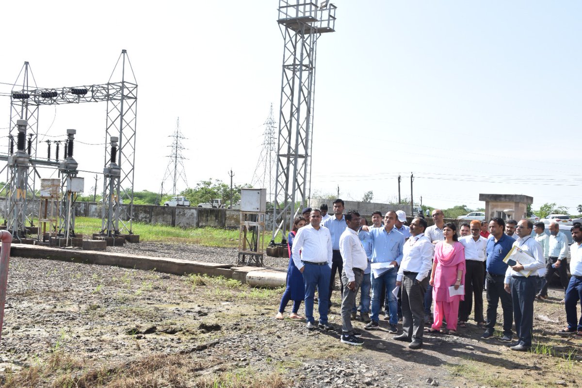 CollectorNav's tweet photo. આજરોજ ભારત સરકારશ્રીની ઇન્ટર મીનીસ્ટ્રીયલ ટીમ દ્વારા નવસારી જિલ્લામાં ભારે વરસાદ અને પુરના કારણે અસર થયેલ વિસ્તારોની મુલાકાત કરવામાં આવી..@PMOIndia @CMOGuj @pkumarias https://t.co/DMwceDKlBl