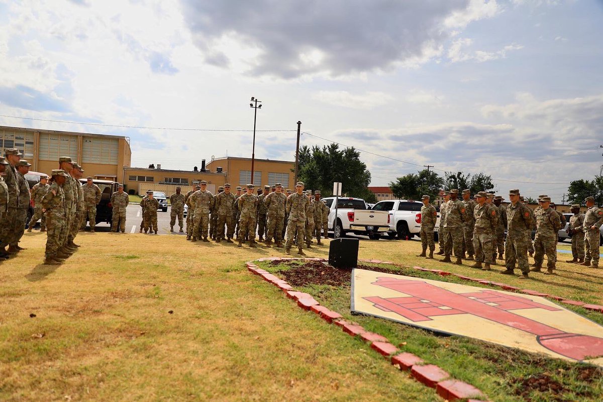 Trained and certified leaders are driven by a commitment to engaged, standards-based, caring leadership, and focused on the imperative of building trust. Our Diamond Leader Academy is the means in which we inculcate that culture here in the 75th! @iii_corps @7Fires3 @75thFA_D7