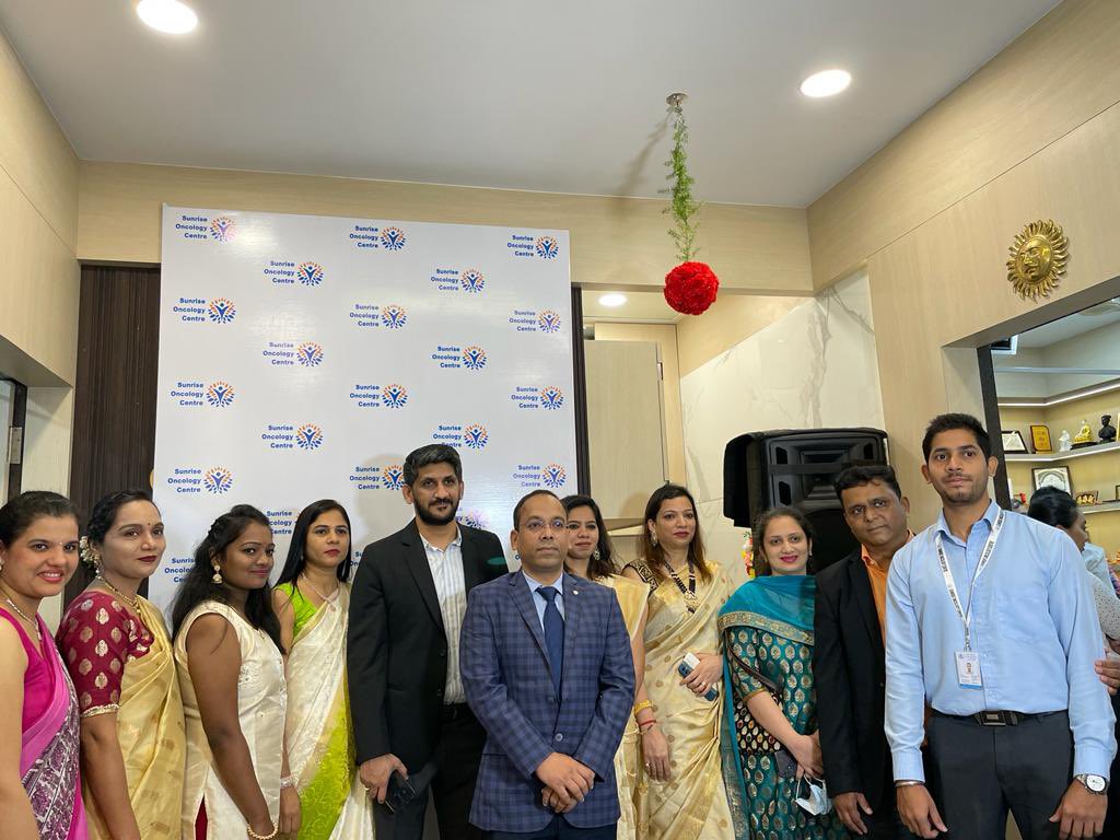 It was satisfying to start our Borivali (W) centre with the blessings of our teachers who not only taught us Oncology but shaped us as better human beings beyond our role as Oncologists. . . #SunriseOncologyCentre #GranrdOpening