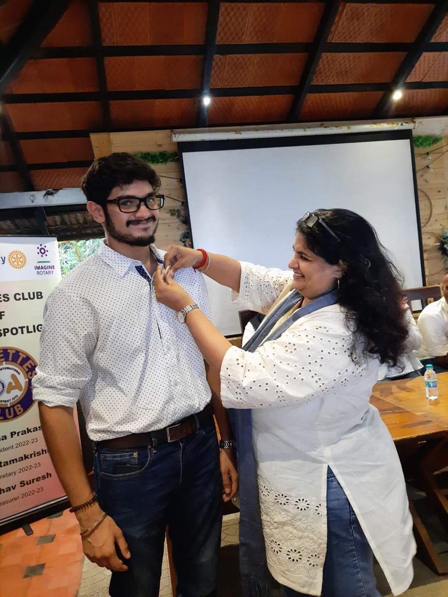 SonaPrakash's tweet photo. Moments captured during the Annettes Installation Ceremony of the Rotary club of Chennai Spotlight ❤️
#SonaPrakash #RotaryClubOfChennaiSpotlight #annettes #socialwork #rotarychennai #installationceremony #ImagineRotary #ChessOlympiad #chessolympiad2022 #ChessChennai2022 #JaiBhim https://t.co/BwHqw8Hjez