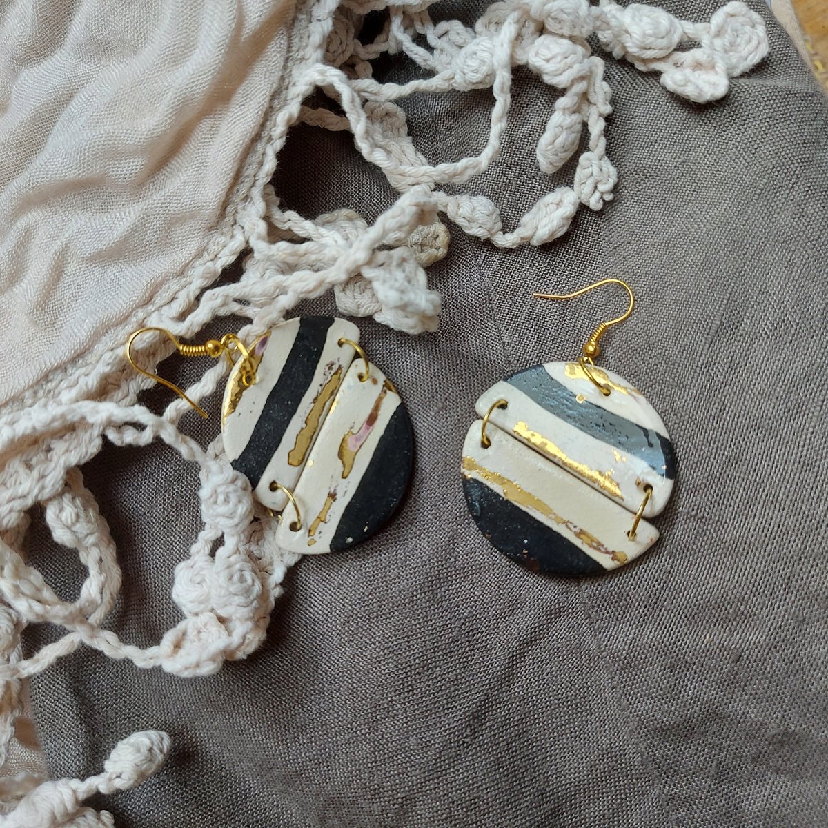 unikatikeramika's tweet photo. Excited to share the latest addition to my #etsy shop: Ceramic Drop Earrings with Gold Detail, Hand painted,Dangle Drop Earrings, , Boho, Gypsy ,Hippie style https://t.co/cVqIMP0gbP #ceramic #oval #halfbezel #earlobe #bohohippie #earwire #white #no #girls https://t.co/nVZSdQrEMp