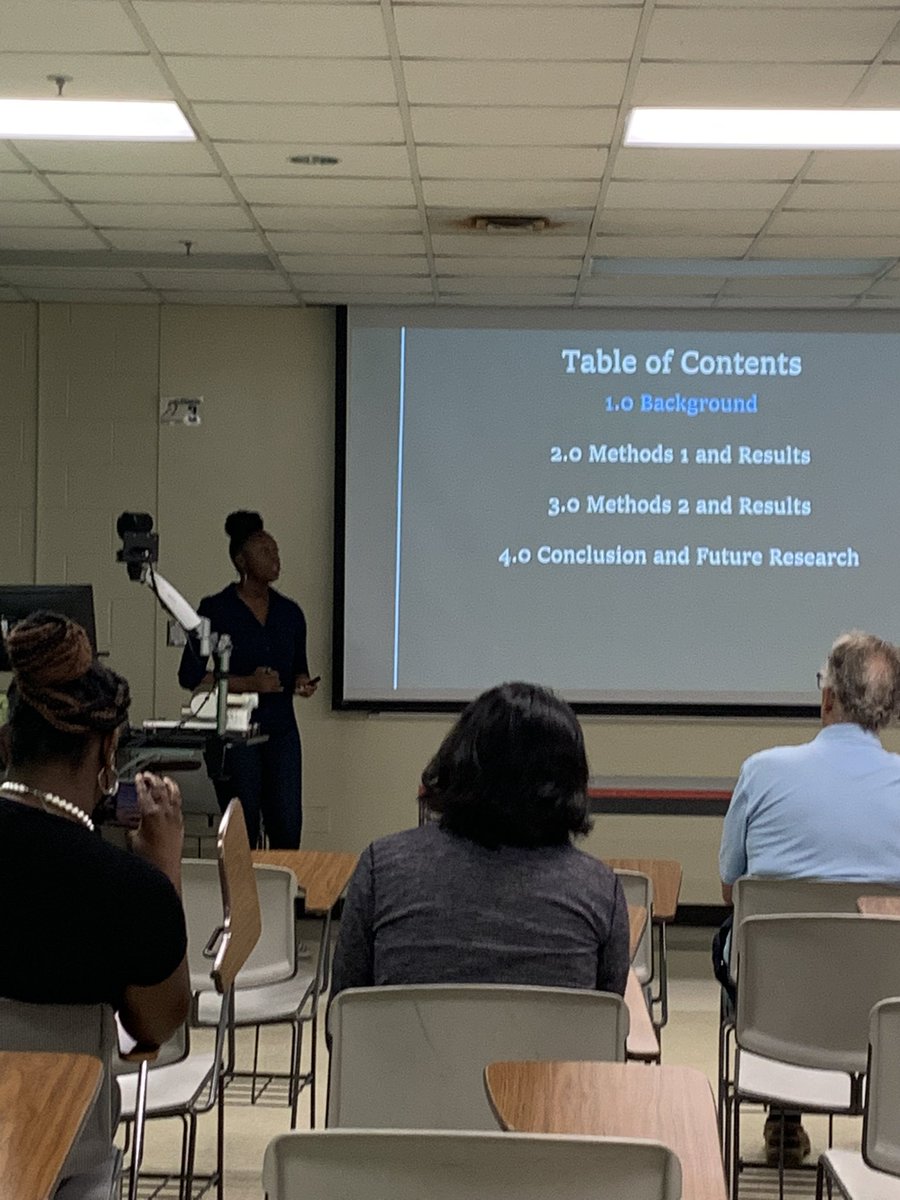 Our REU student Raeshell, mentored by our graduate student @bianca_serda, presenting her summer research <a href="/plantgenmsu/">Cornelius Barry</a> symposium. Great job! 👏