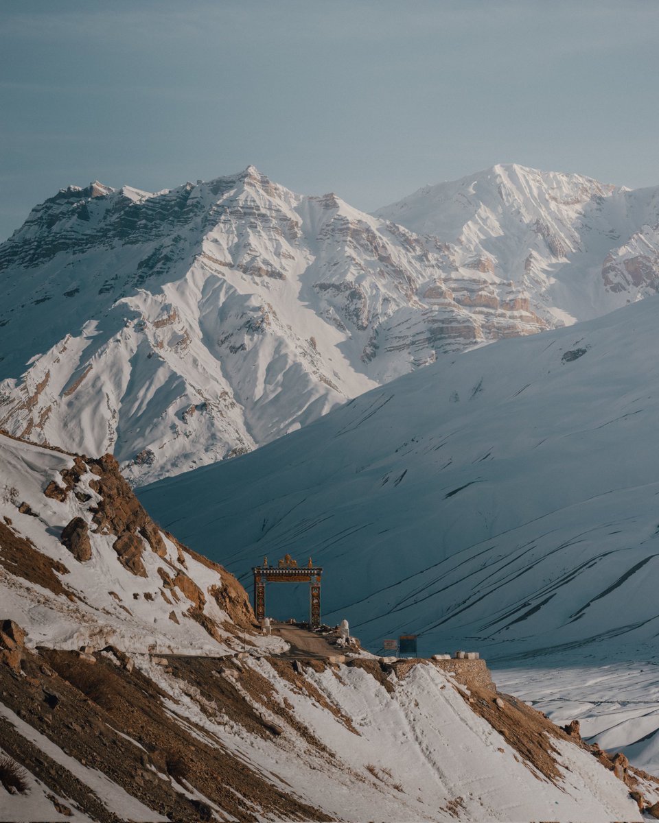 rishabpaliwal26's tweet photo. Gateway to heaven 
#travelphotography #mountains #WINTER https://t.co/bq0nRbEAsP