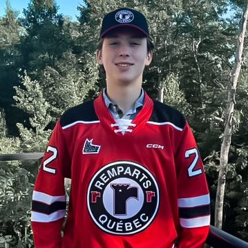 Jackson Hurley a reçu son nouveau chandail! 

Bienvenue à Québec 🤝