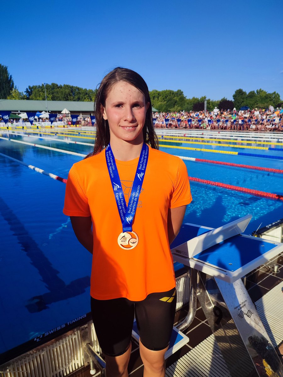 GSDcdeportivo's tweet photo. CTO. ESPAÑA INFANTIL VERANO: ¡LAURA GONZÁLEZ SARMIENTO logra un grandísimo BRONCE en la prueba 50 Libre femenino año 2007! ¡Enhorabuena Laura de todo tu equipo GSD! https://t.co/OGYHmWigmq