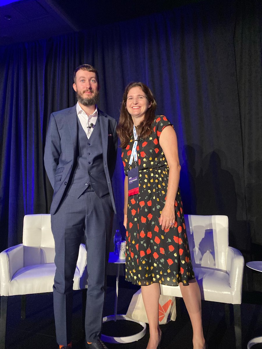 Pleasure to share the stage with <a href="/laurynsargent/">Lauryn Sargent</a> at <a href="/EBNbenefitnews/">Employee Benefit News</a> #WorkplaceStrategiesAgenda earlier. Lots of interest and enthusiasm in the room. 

The five-day week has hung around for more than a century, but it's days are numbered!

#TGIThursday #4DayWeek <a href="/4dayweek_global/">4 Day Week Global</a>