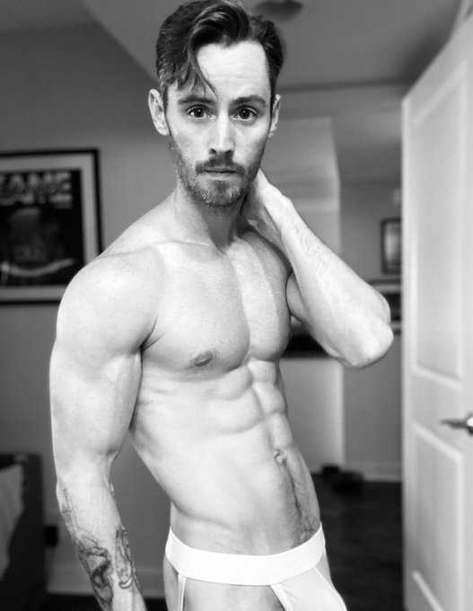 Business in the front, party in the back. https://t.co/ptAaXlPX5j