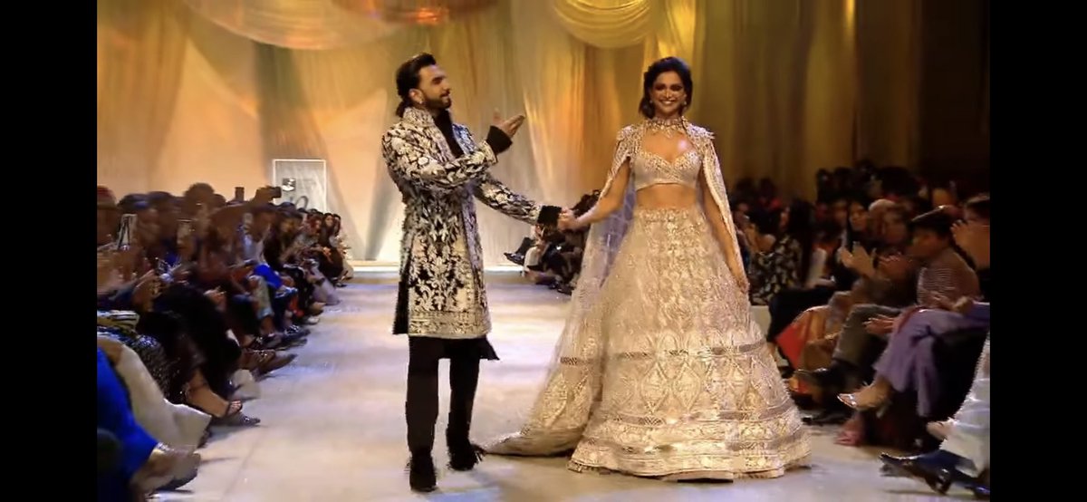 shamzz1of1's tweet photo. #DeepVeerAtMijwanShow ♥️🧿 https://t.co/vsLZzrXLnZ