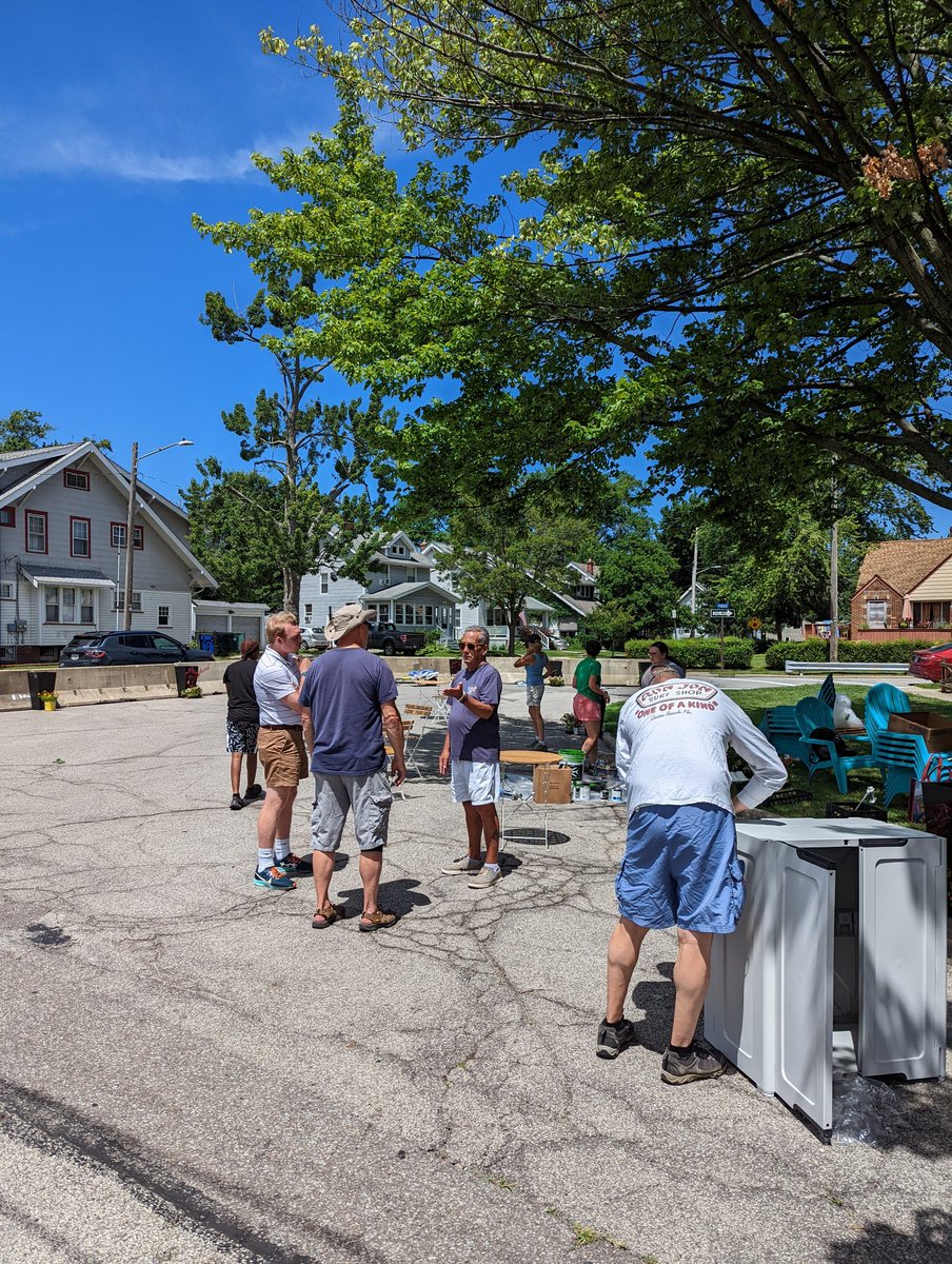ADayInTheSlife's tweet photo. Fun things happening in @WestParkKamms!

Come check out the 2-week pocket park pilot at Five Points! Streets for the people!!

Thanks to all the volunteers + @CLEcityplanning, @countyplanning, &amp; @NOACA_MPO https://t.co/fgDuj5lhqG